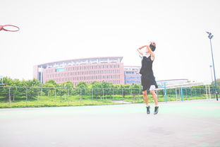 李月汝晒近照报平安：护具在身，盼早日重返球场，李月汝简介身高